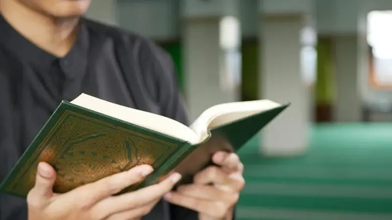 6 Syarat Utama Mencari Ilmu Menurut Imam Syafii