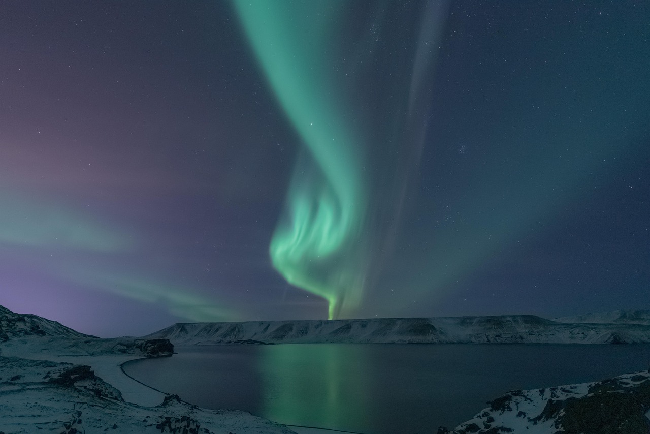Fenomena Aurora: Lampu Langit Kutub
